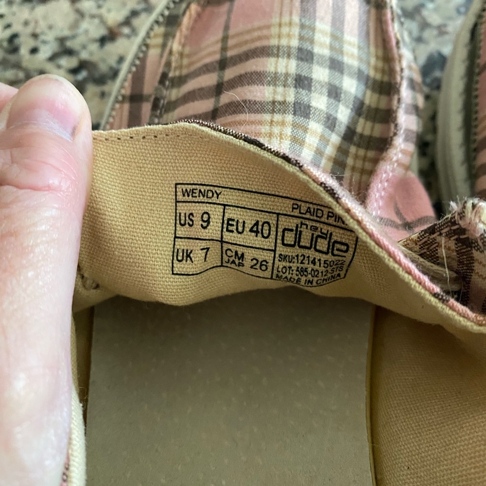 Hey Dude Wendy Plaid